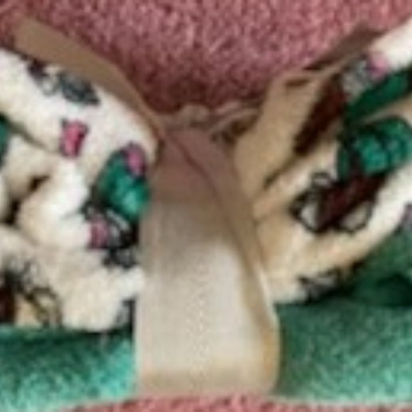 Chili Peppers Ladies Plush Pajama Set - Picture 5 of 6